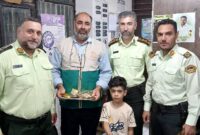 دیدار خادمیاران رضوی شهرستان بندرلنگه با پرسنل کلانتری بندر کنگ به مناسبت هفته نیروی انتظامی