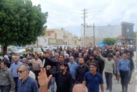 راهپیمایی مردم بندرلنگه در محکومیت جنایات آمریکا و اسرائیل