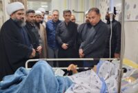 دیدار امام جمعه شهرستان بندرلنگه و مسئولان  با خانواده شهدا و مجروحین حمله آمریکا و اسرائیل