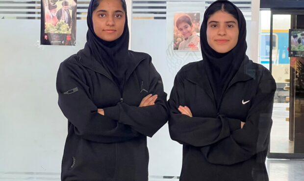ستاره احمدی» و «شیفته حدادی» از بندرلنگه راهی رقابت‌های کاراته‌وان کشور شدند