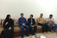 مدیرکل بنیاد شهید هرمزگان با خانواده‌های ۷ شهید جنگ رمضان در بندرلنگه دیدار کرد